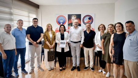 İyi Parti’den Eğitim-İş Sendikası’na Anlamlı Ziyaret 